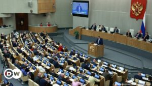 Parlamento ruso aprueba una ley que prohíbe propaganda LGTB+ | El Mundo | DW