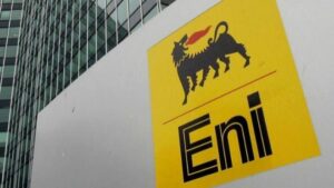 Petrolera italiana ENI reanudará toma de petróleo venezolano, reveló Reuters