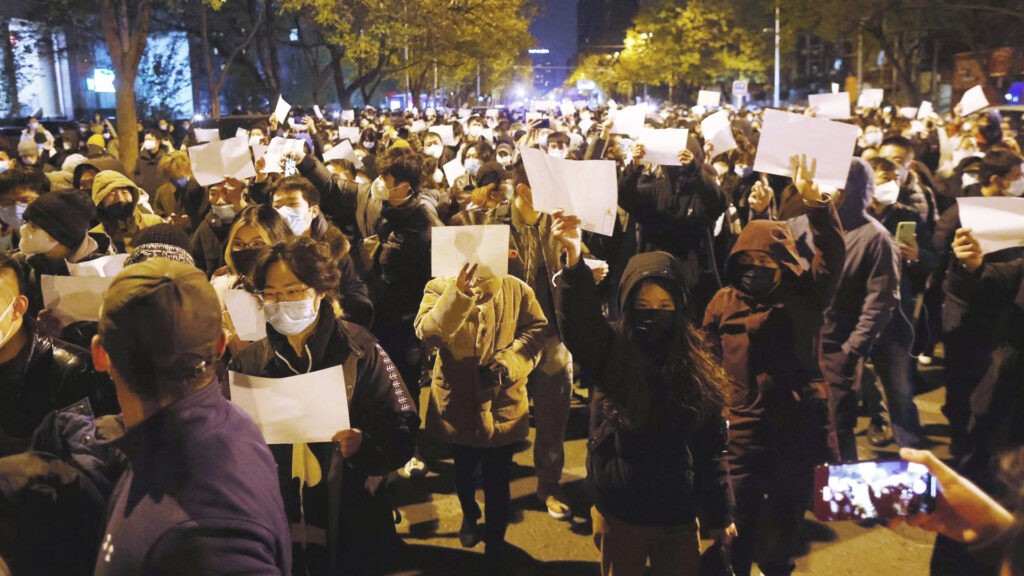 Protestan en China contra confinamientos por estrategia 'cero COVID'