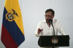 Representante de Guaidó en Colombia pide a Petro no usar "diplomacia a favor de opresores"