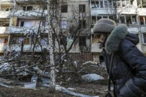 Restablecen "casi por completo" el suministro de agua, electricidad y gas en Kiev