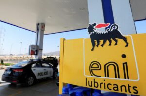 Reuters: Italiana Eni reanudará toma de petróleo venezolano tras pausa de cuatro meses