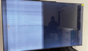 Se compró un televisor nuevo de 75 pulgadas pero al enchufarlo se llevó una horrible sorpresa