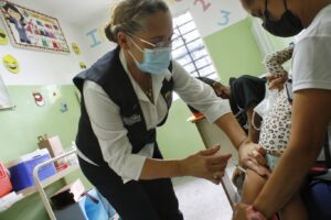 Sociedades científicas llaman a vacunar contra sarampión, rubéola y polio en Venezuela