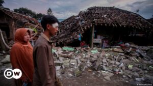 Sube a 162 el balance de muertos por sismo en Indonesia | El Mundo | DW