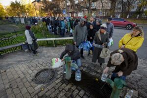Suministro de agua y electricidad se reanudó en Kiev