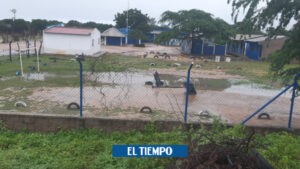 Taponamiento de puente causa inundaciones en escuela de Riohacha - Otras Ciudades - Colombia