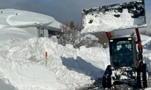 Tormenta cubre zonas de Nueva York con dos metros de nieve
