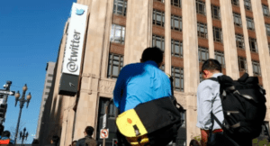 Twitter ejecuta despidos masivos y redefine su misión