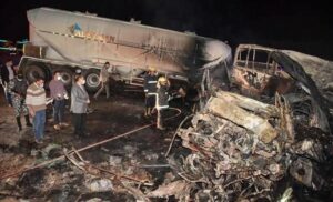 Una colisión entre un bus y un camión en Egipto se salda con 12 muertos