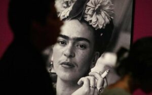 Una pintura que Frida Kahlo tiró a la basura fue vendida por millones de dólares (FOTO)