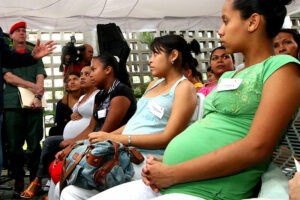Venezuela estaría a punto de encabezar la lista de países con más embarazos adolescentes (+Datos)