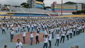 Venezuela hace intento oficial de romper récord Guinness con la rueda de salsa casino más grande del mundo