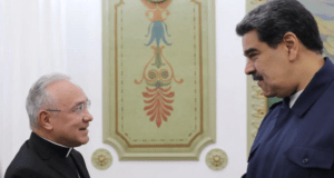 ¿Qué significa la visita a Maduro de uno de los diplomáticos más importantes del papa Francisco?