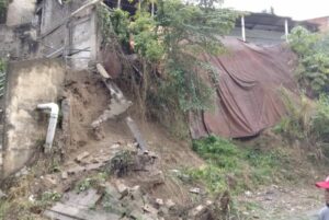 ▷ Lluvias causan el colapso de más de 20 viviendas en La Guaira #11Nov