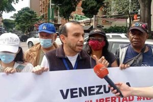 ▷ Protestan en cercanías de Conatel contra el cierre de 233 emisoras de radio en Venezuela #18Nov