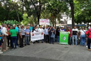 ▷ #Sucre | Maestros de Carúpano protestaron en reclamo a sus reivindicaciones laborales #25Nov