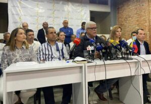 Marquina anunció mayoría de 69 diputados para cesar al Gobierno Interino de Guaidó
