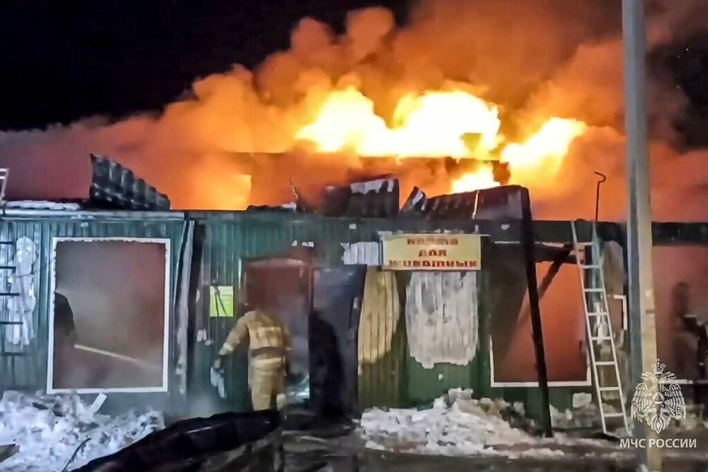 Al menos 20 muertos en un incendio en una residencia ilegal de mayores en Siberia