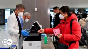 Cada vez más países exigen test anticovid a pasajeros provenientes de China | El Mundo | DW