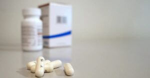 Cofepris registró once nuevos distribuidores de medicamentos irregulares
