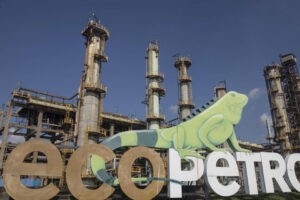 Compra de gas a Venezuela por Ecopetrol sigue generando polémica en Colombia