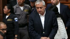 Condenan a 16 años de prisión al expresidente Otto Pérez Molina