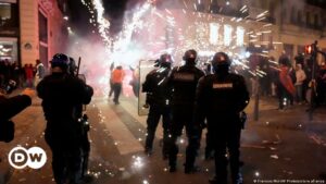Disturbios en París dejan decenas de hinchas detenidos | El Mundo | DW