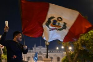 El 83% de peruanos está a favor de que se adelanten las elecciones generales