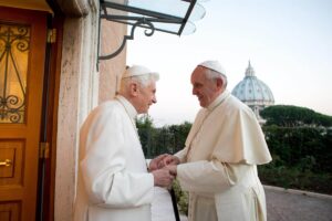 El Papa Francisco presidirá el funeral de Benedicto XVI el jueves 5 de enero en la Plaza de San Pedro