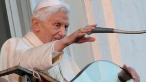 Benedicto XVI en su despedida. Foto de archivo de 2013: EFE