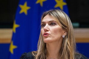 El Parlamento Europeo destituye a Eva Kaili como vicepresidenta