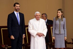 El Rey lamenta la muerte de Benedicto XVI y destaca su "extraordinaria vocación de servicio, humildad, entrega y amor"