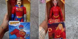 El chavismo hace propaganda política con los niños: entregan juguetes de «Súper Cilita» y «Súper Bigote» (FOTOS)