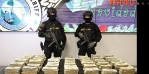 El inusual TikTok con el que policías celebraron el millonario decomiso a la mafia
