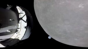 El momento exacto en el que la Tierra pasa por detrás de la Luna
