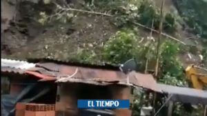 Emergencia: un derrumbe habría sepultado un bus en la ruta Cali-Condoto - Cali - Colombia
