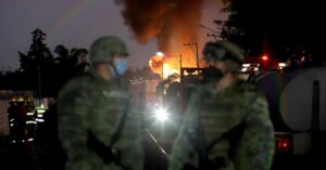 Explosión en toma clandestina de ducto de Pemex causa movilización y desalojos en Hidalgo