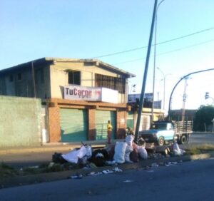 Habitantes al oeste de Barquisimeto exigen recolección de basura