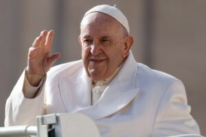 He firmado mi renuncia en caso de impedimento médico: papa Francisco