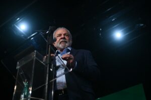Hombre detenido con arsenal en Brasilia participaba en actos contra Lula