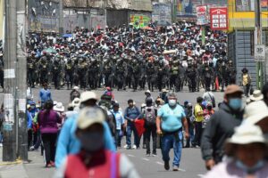 Hospital denuncia muerte de niño que no pudo llegar por protestas en Perú
