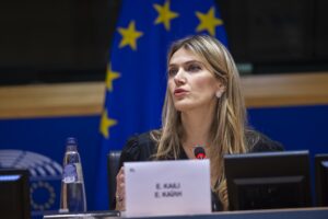 Imputada la vicepresidenta del Parlamento Europeo Eva Kaili bajo sospecha de corrupción, según fuentes judiciales