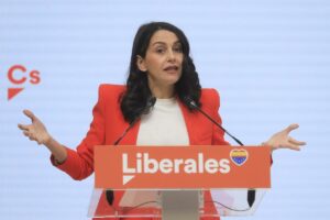 Inés Arrimadas anuncia que presentará su propia candidatura si Edmundo Bal no retira la suya