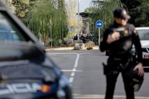 Interior confirma que el sobre detectado en la Embajada de Ucrania en Madrid contenía un ojo de animal aplastado