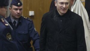 Jodorkovsky, oligarca exiliado ruso, manda este aviso a Europa