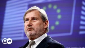 La UE impone 27 condiciones para que Hungría reciba los fondos de cohesión | Europa al día | DW