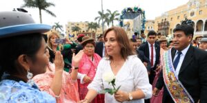 La presidenta Boluarte confirma su intención de agotar el mandato en Perú