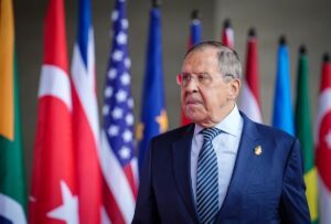 Lavrov afirma que EEUU al frente de Occidente está en "guerra" con Rusia desde hace muchos años