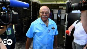 Líder opositor de Fiyi desconfía de recuento de votos en elecciones | El Mundo | DW